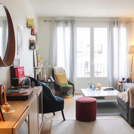 Cozy Bright Cocoon With View Of The Eiffel Tower *